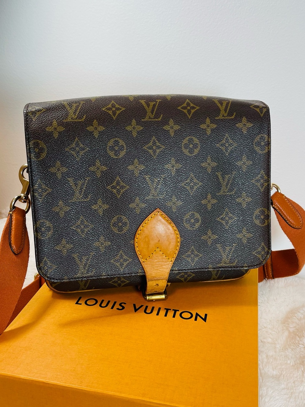 LV Authentic Crossbody Vintage - Picture 14 of 16